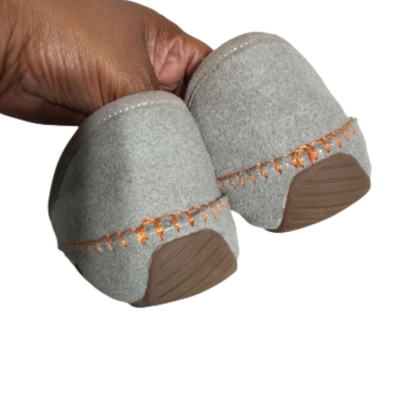 EMU Australia Gray Fabric Unisex Slippers Orange Stitch Moc Indoor Shoes W/7 M/6 - Picture 7 of 7